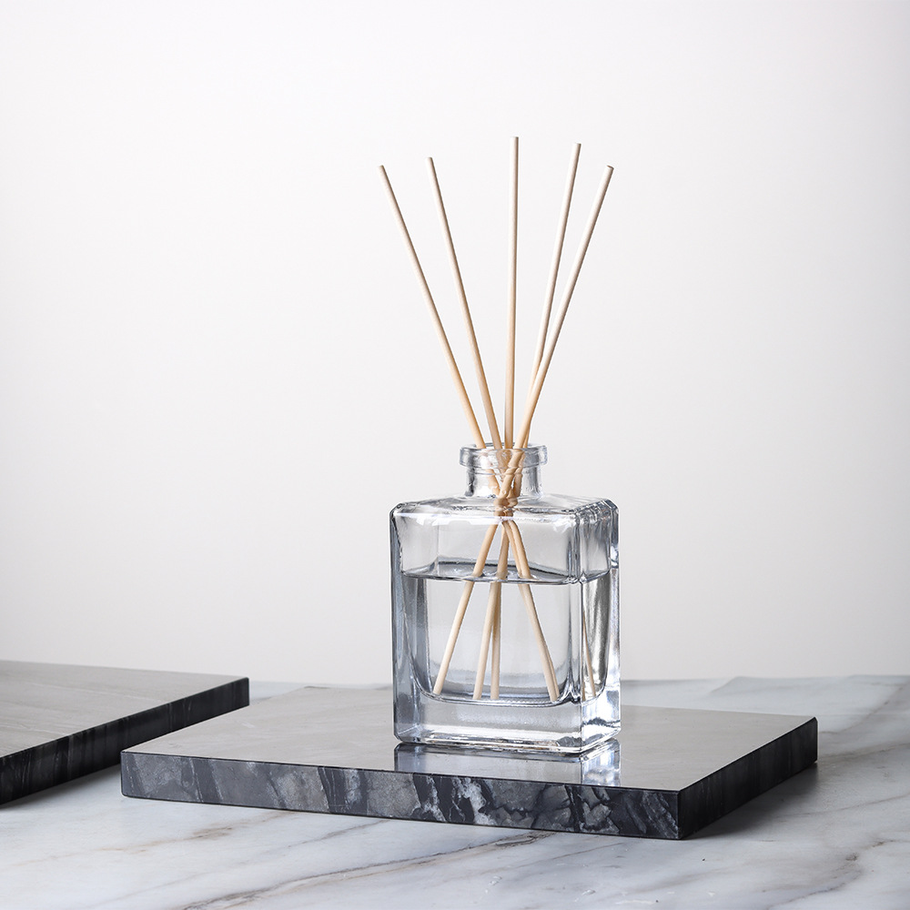 Moderna bottiglia quadrata in  - Home Fragrance Bottle recensione e prezzo